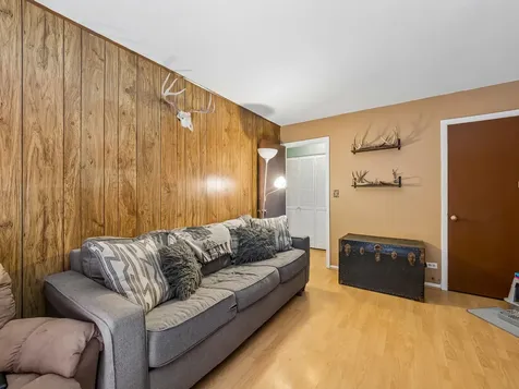 131 Innsbrook Drive Streamwood IL 60107