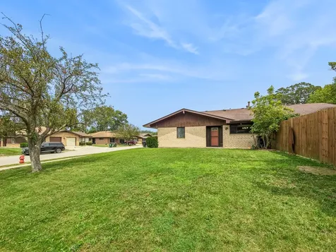 131 Innsbrook Drive Streamwood IL 60107