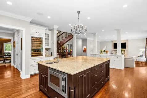 610 Grant Court Burr Ridge IL 60527