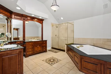 610 Grant Court Burr Ridge IL 60527