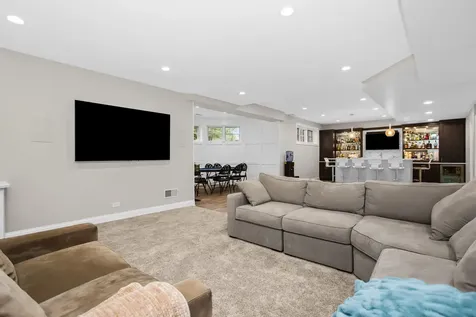 610 Grant Court Burr Ridge IL 60527