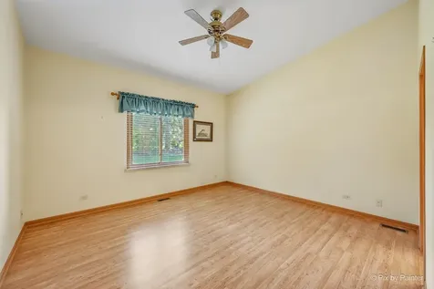 107 Fawn Lane Elgin IL 60120