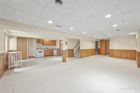 107 Fawn Lane Elgin IL 60120