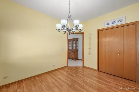 107 Fawn Lane Elgin IL 60120
