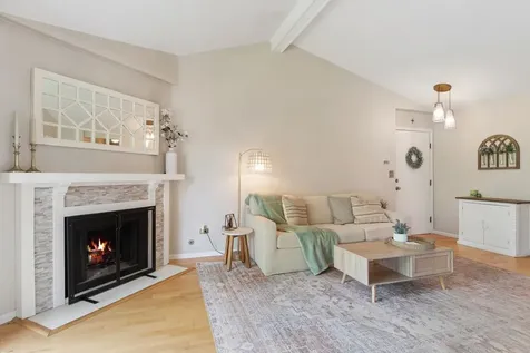 230 Windsor Lane Willowbrook IL 60527
