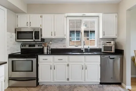 230 Windsor Lane Willowbrook IL 60527