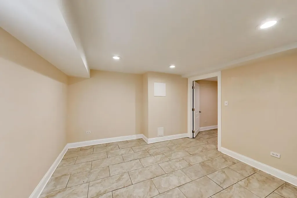 7643 South Eberhart Avenue Chicago IL 60619