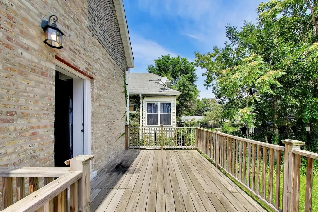7643 South Eberhart Avenue Chicago IL 60619