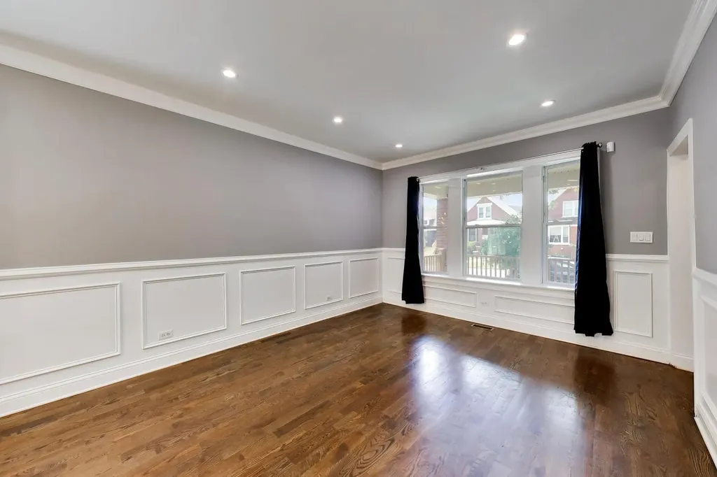 7643 South Eberhart Avenue Chicago IL 60619