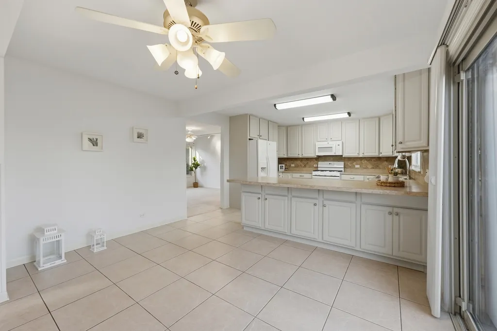 499 Carlsbad Trail Roselle IL 60172