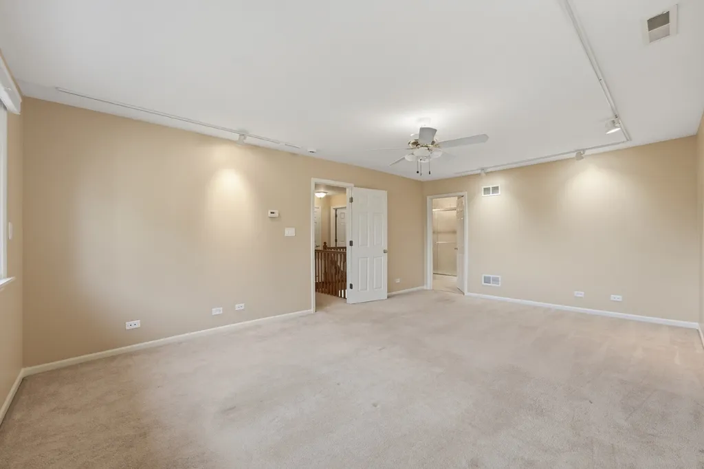 499 Carlsbad Trail Roselle IL 60172