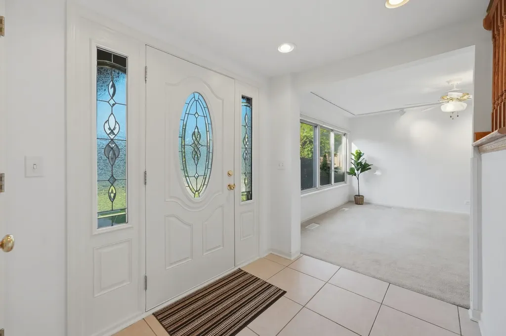499 Carlsbad Trail Roselle IL 60172