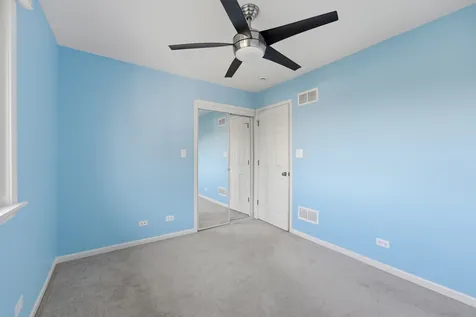 499 Carlsbad Trail Roselle IL 60172
