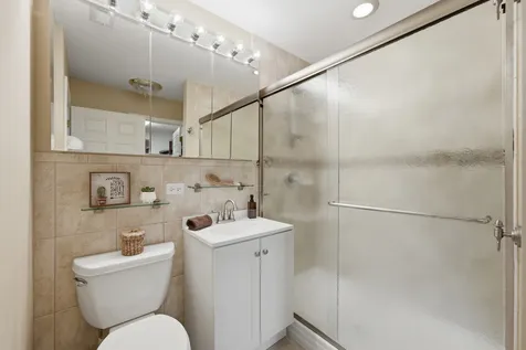 499 Carlsbad Trail Roselle IL 60172