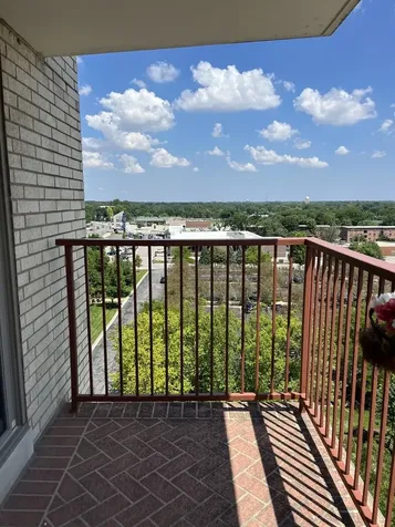 141 North La Grange Road La Grange IL 60525