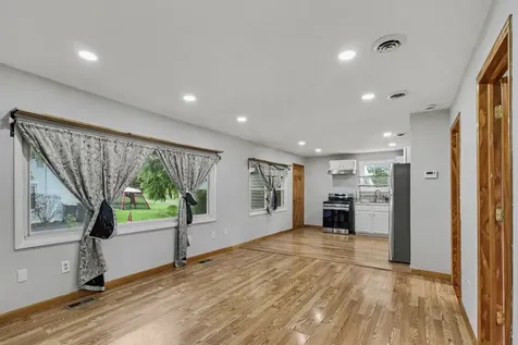 208 West Nippersink Road Round Lake IL 60073
