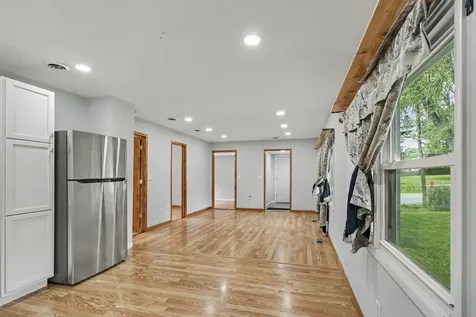 208 West Nippersink Road Round Lake IL 60073