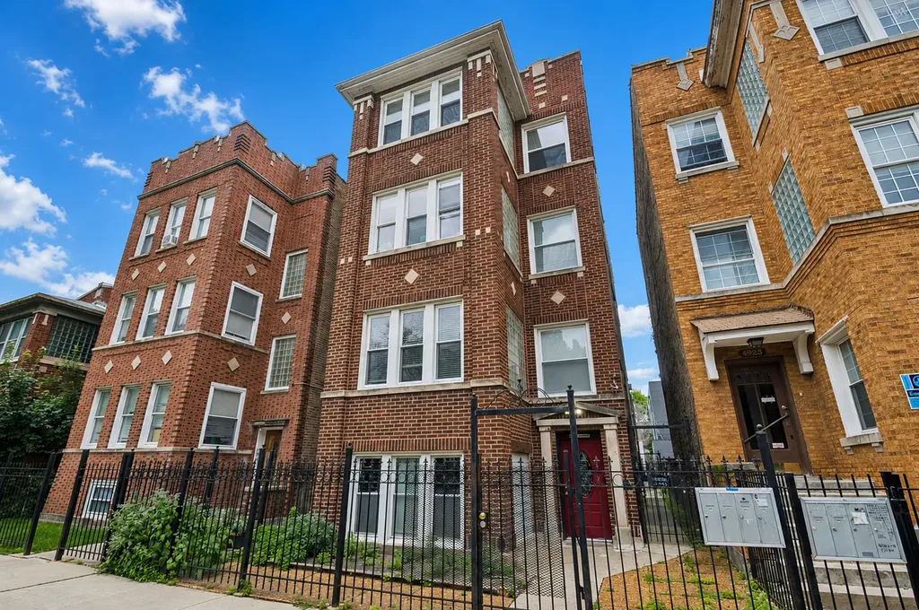 4925 North Albany Avenue Chicago IL 60625