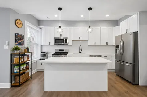 4925 North Albany Avenue Chicago IL 60625