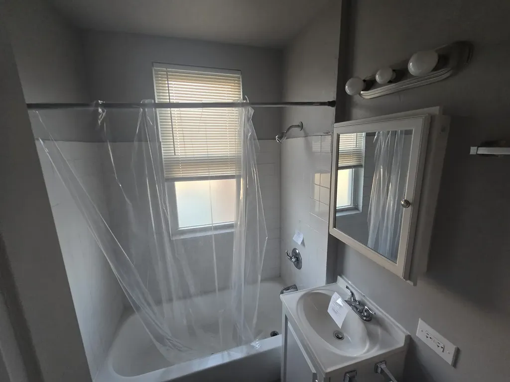 1229 East 71st Street Chicago IL 60619