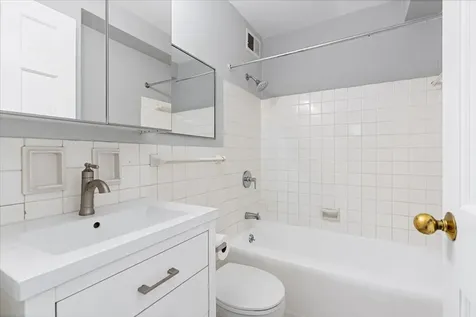 3950 North Lake Shore Drive Chicago IL 60613