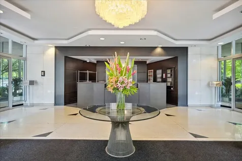 3950 North Lake Shore Drive Chicago IL 60613