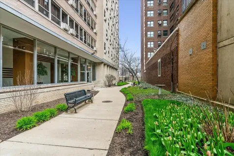 3950 North Lake Shore Drive Chicago IL 60613