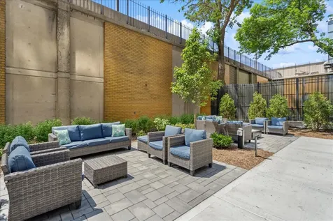 3950 North Lake Shore Drive Chicago IL 60613