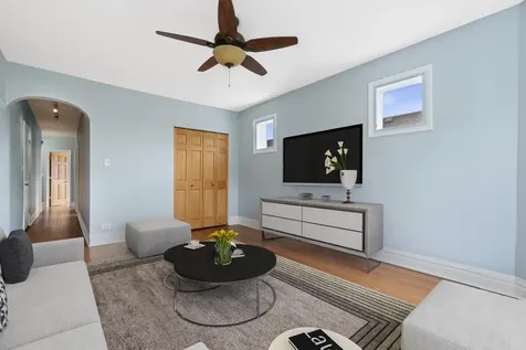 2839 North Sawyer Avenue Chicago IL 60618