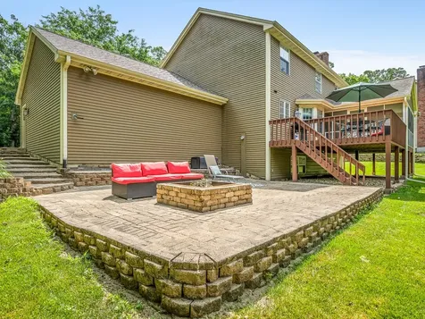 12352 Ledges Drive N Roscoe IL 61073
