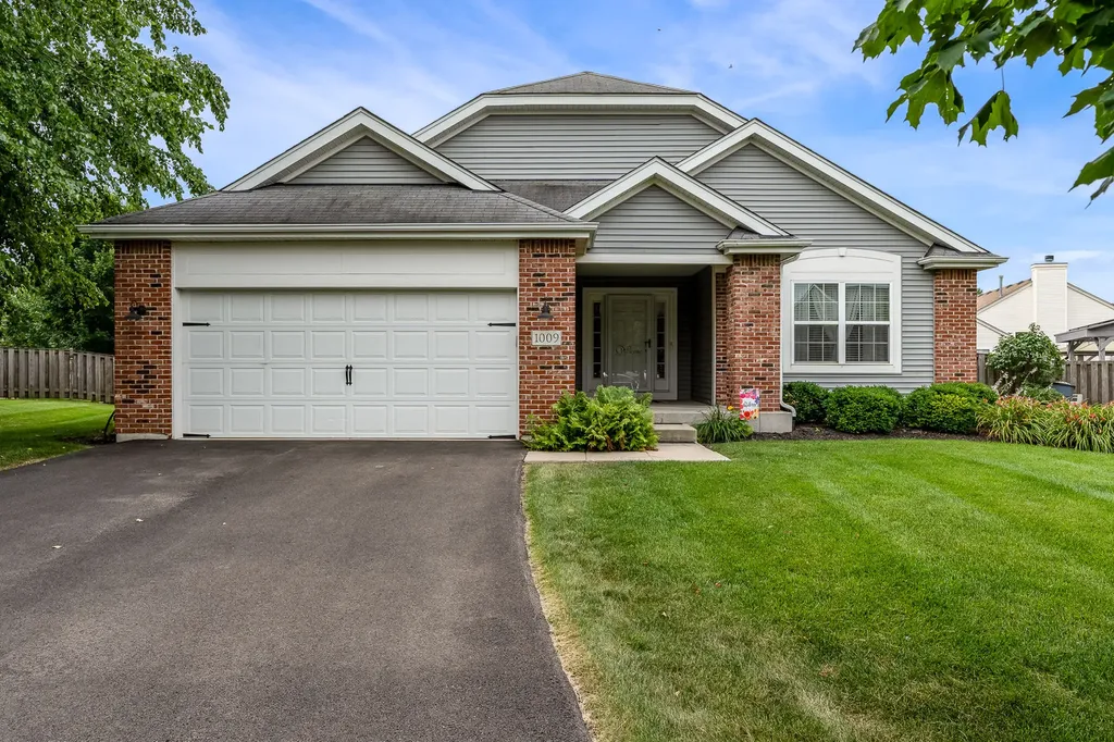1009 Birchwood Drive Pingree Grove IL 60140
