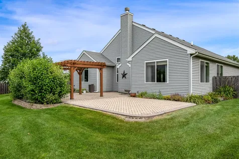 1009 Birchwood Drive Pingree Grove IL 60140