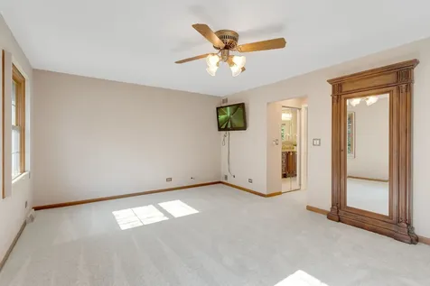 161 Jackson Lane Bloomingdale IL 60108