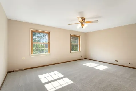 161 Jackson Lane Bloomingdale IL 60108