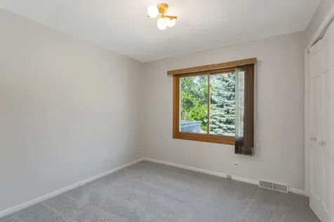 161 Jackson Lane Bloomingdale IL 60108