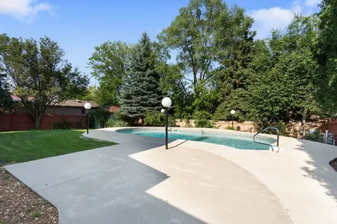 161 Jackson Lane Bloomingdale IL 60108