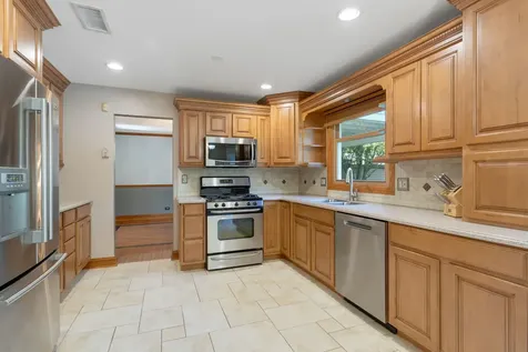 161 Jackson Lane Bloomingdale IL 60108