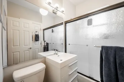 3214 West Berteau Avenue Chicago IL 60618
