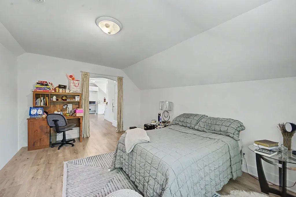 13443 South Avenue M Chicago IL 60633