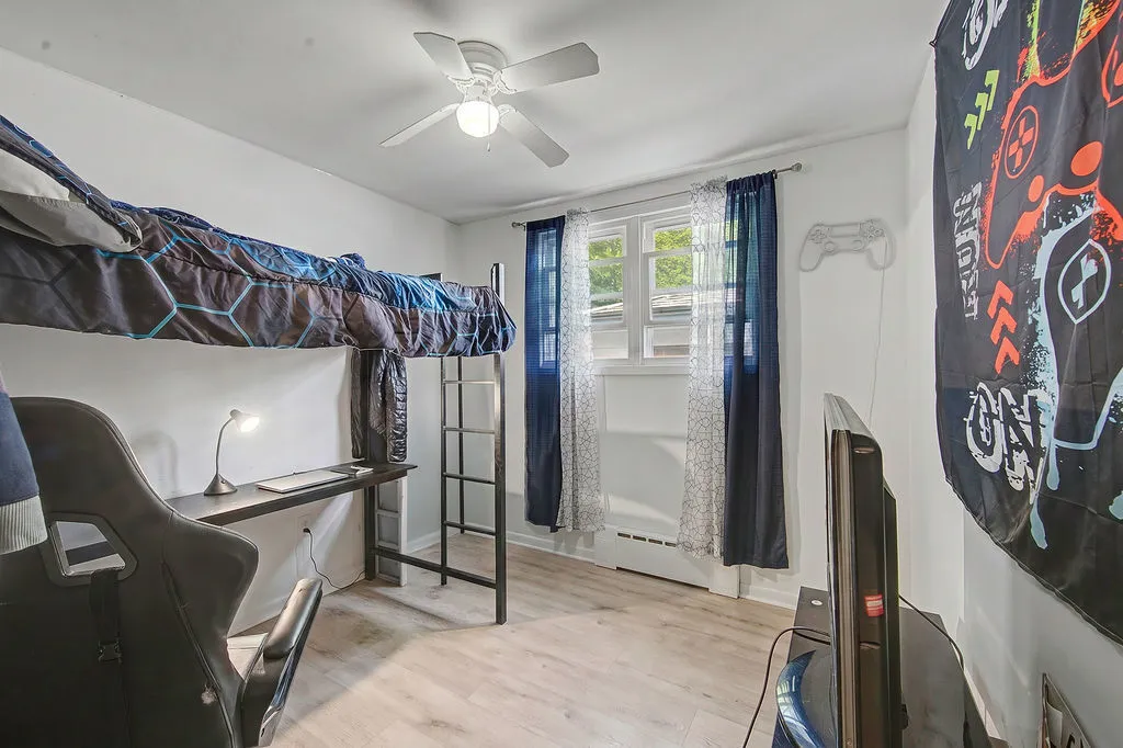 13443 South Avenue M Chicago IL 60633