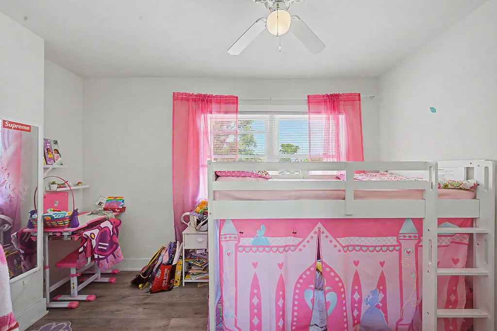 13443 South Avenue M Chicago IL 60633