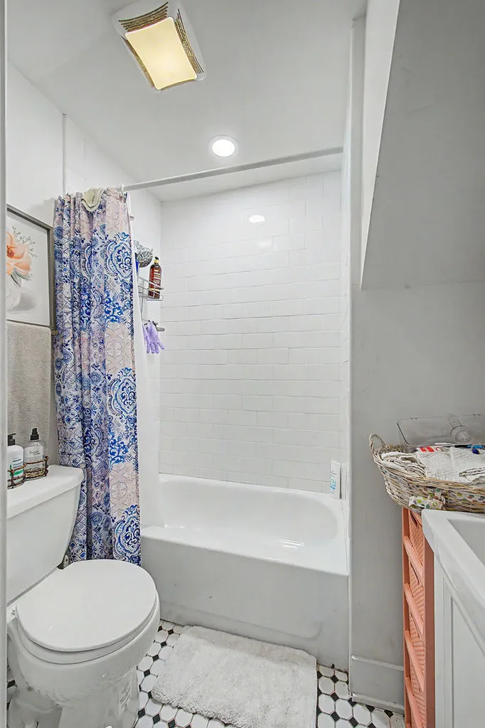 13443 South Avenue M Chicago IL 60633