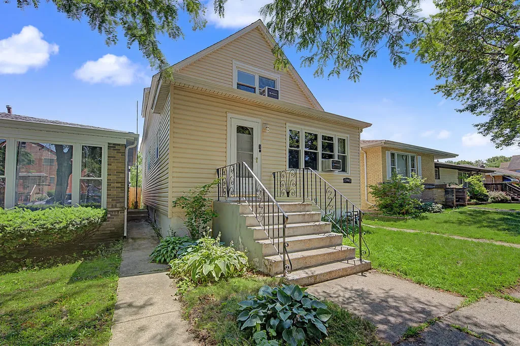 13443 South Avenue M Chicago IL 60633