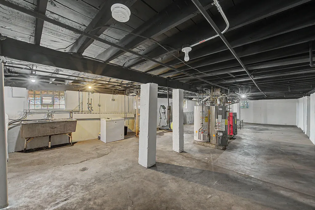 13443 South Avenue M Chicago IL 60633