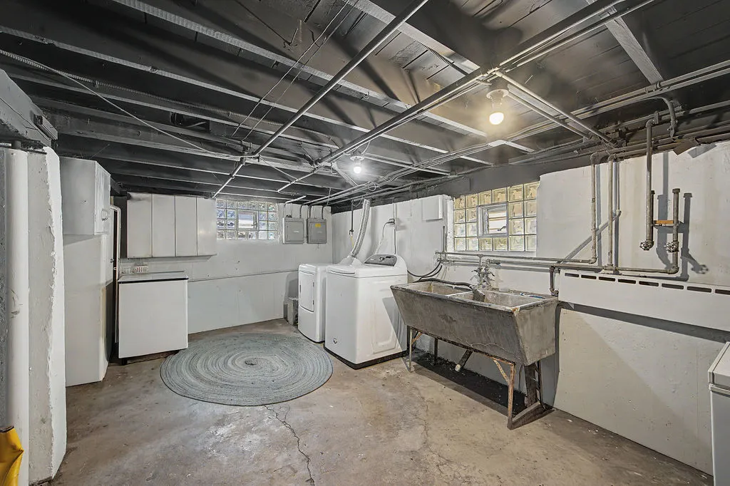 13443 South Avenue M Chicago IL 60633
