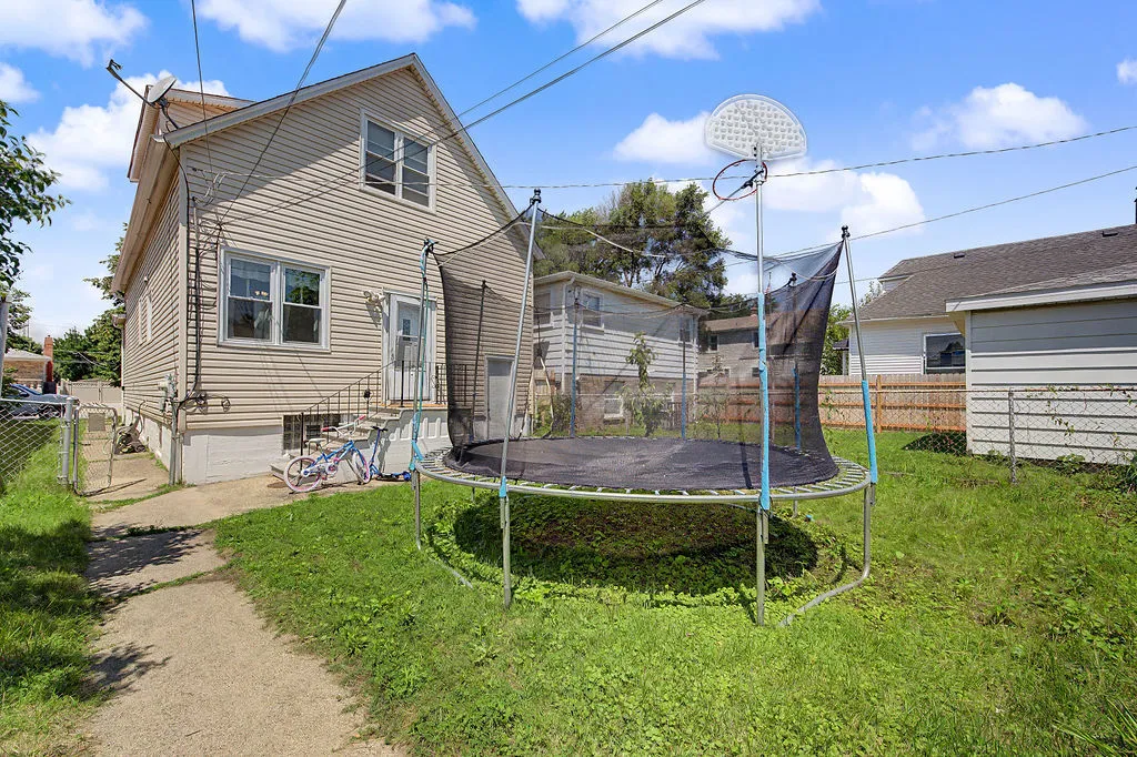 13443 South Avenue M Chicago IL 60633