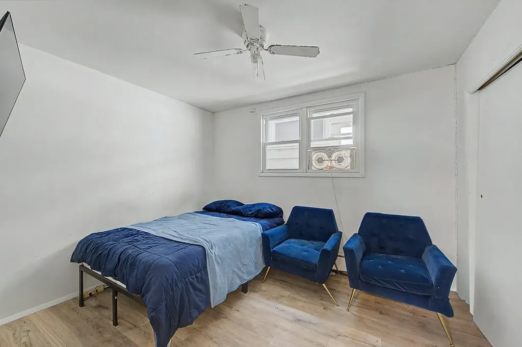 13443 South Avenue M Chicago IL 60633