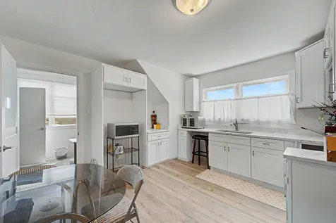13443 South Avenue M Chicago IL 60633