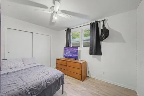 13443 South Avenue M Chicago IL 60633