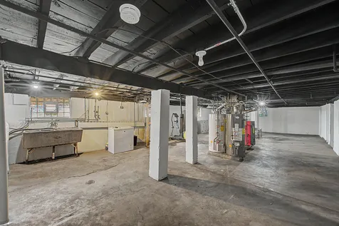 13443 South Avenue M Chicago IL 60633